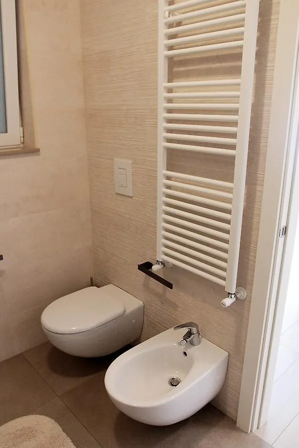 Apartment Andrea Deluxe Bari 0*,